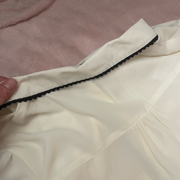 🤍🖤 Forever 21 White Blouse - Picture 8 of 8